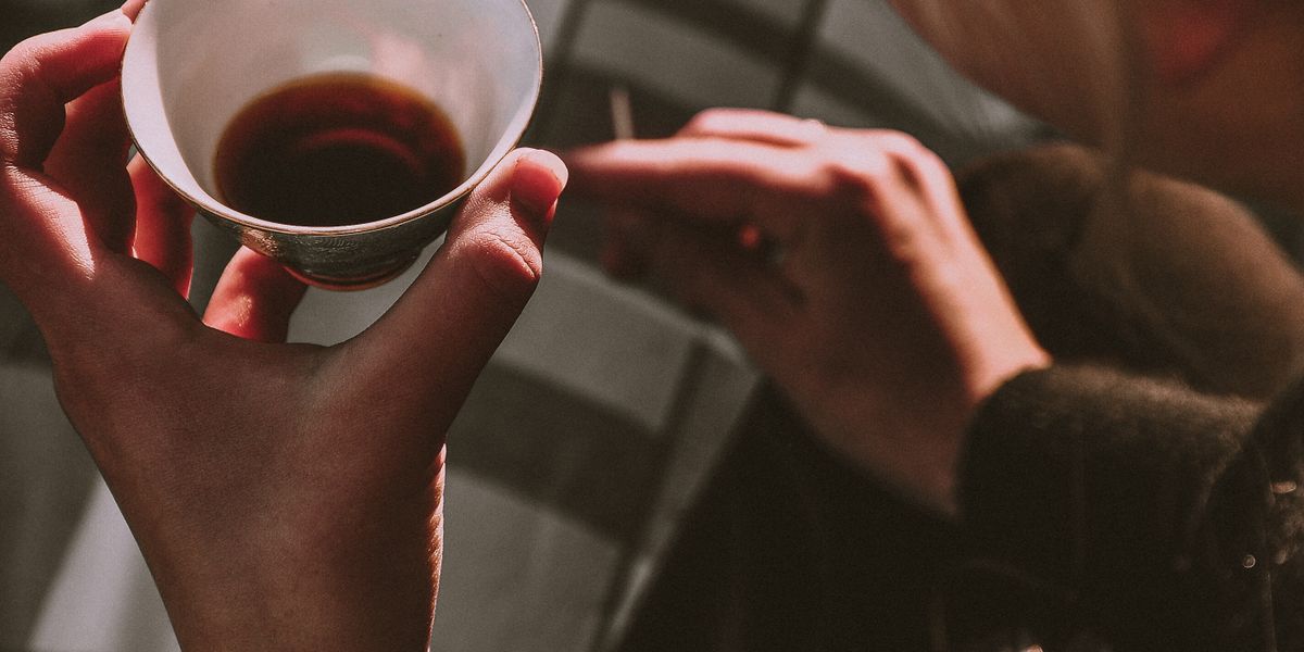 Morgensteifigkeit der Finger in den Wechseljahren: Warum die Hand morgens nicht greifen will