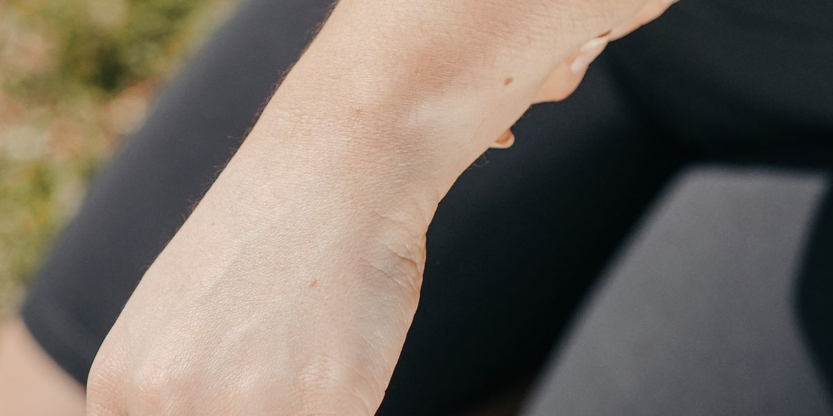 Sehnenscheidenentzündung in den Wechseljahren: Warum es fast immer Frauen trifft