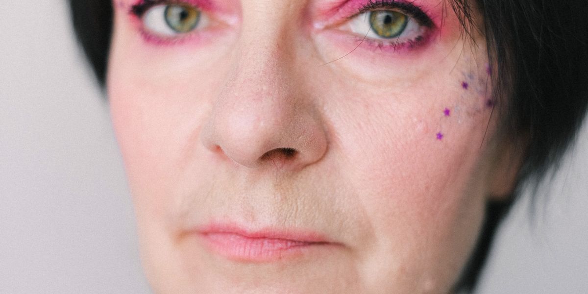 Trockene Augen in den Wechseljahren: Was Hormonschwund mit dem Tränenfilm macht